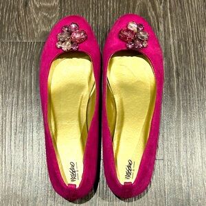 Beautiful pink rhinestone embellished flats